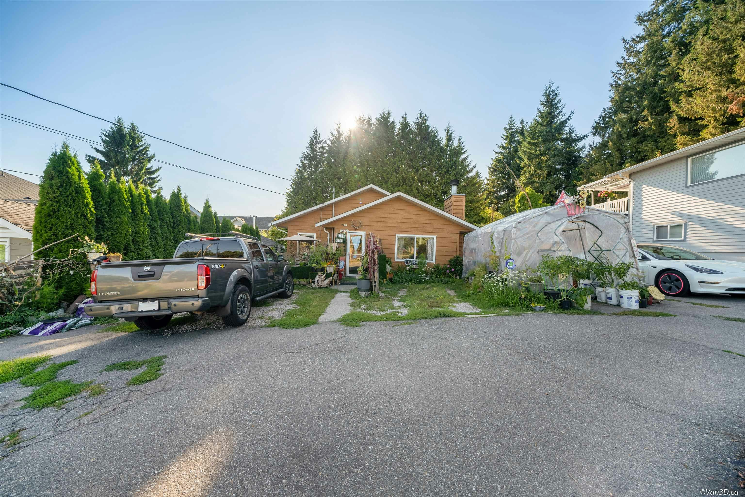 346 Blue Mountain Street, Coquitlam, BC, V3K 4J4
