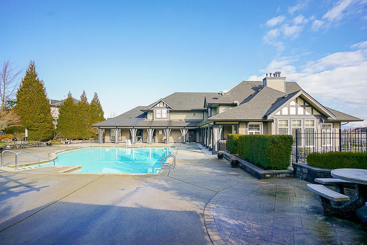 62-15175 62a Avenue, Surrey, BC, V3S 1X1
