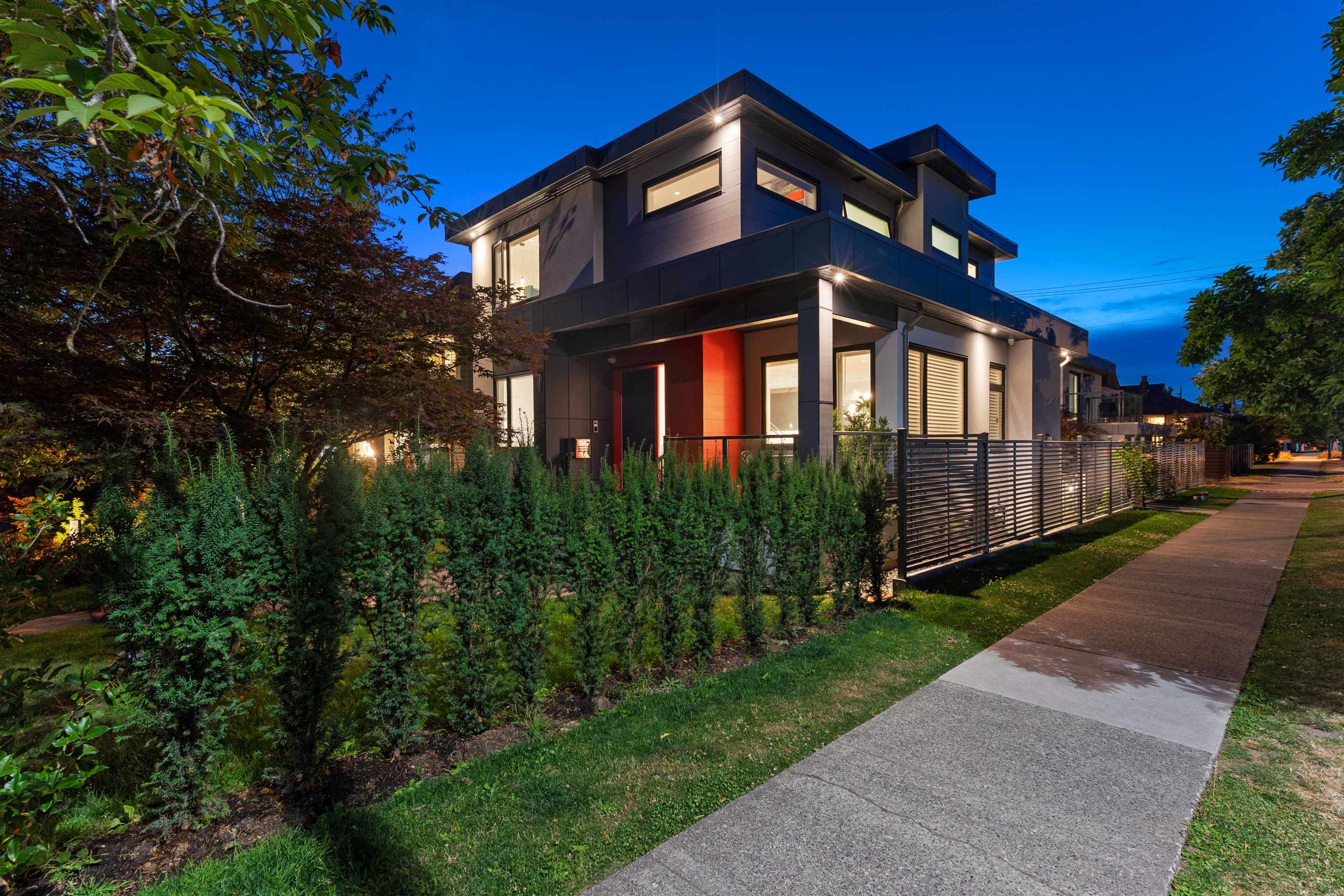 7 W 28th Avenue, Vancouver, BC, V5Y 2K7