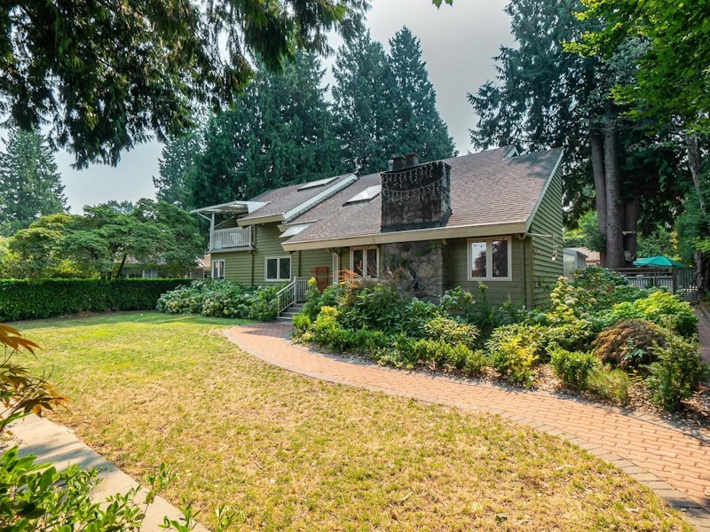 1928 W 37th Avenue, Vancouver BC V6M 1N6
