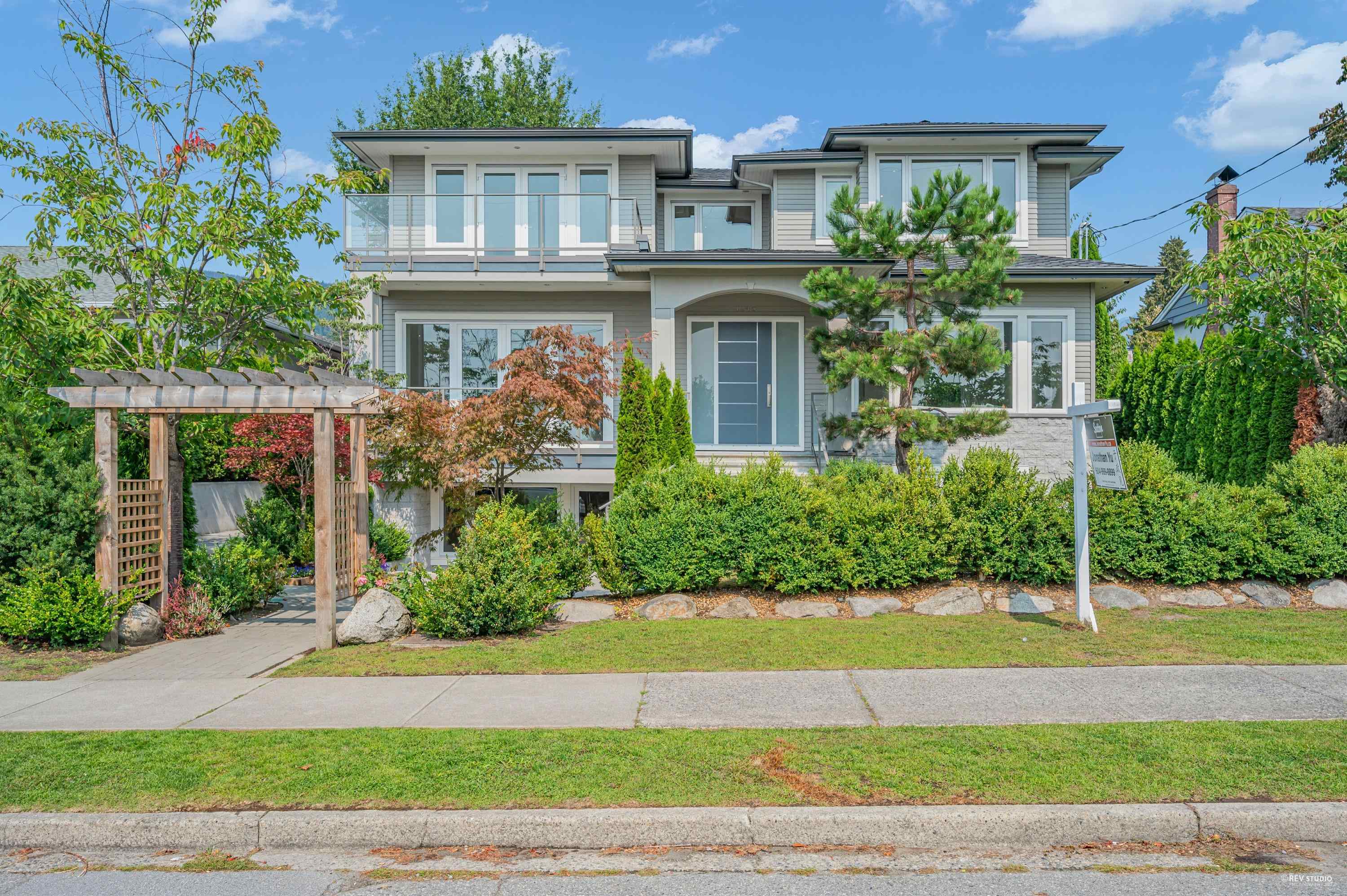 1245 Fulton Avenue, West Vancouver, BC, V7T 1N7