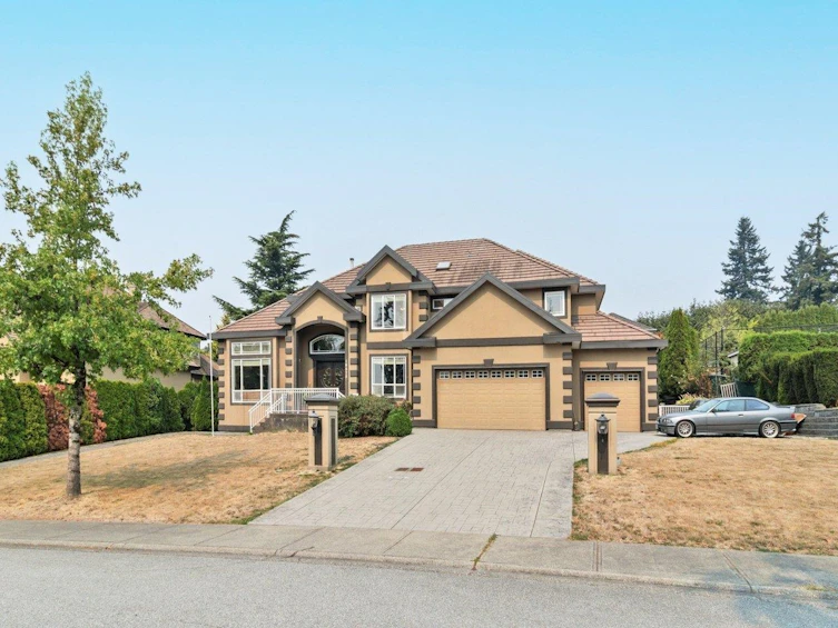 18575 55 Avenue, Surrey, BC, V3S 9E5