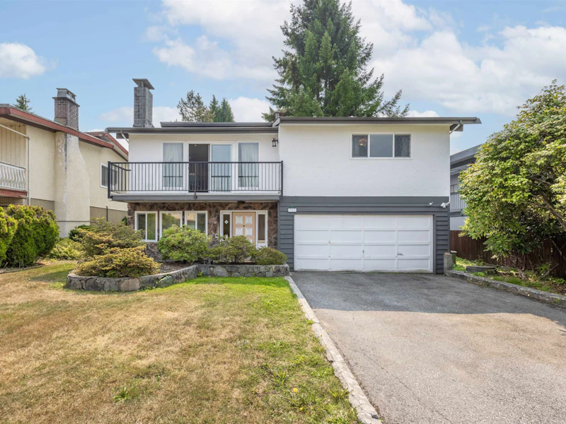 950 Everett Crescent, Burnaby BC V5A 2N5