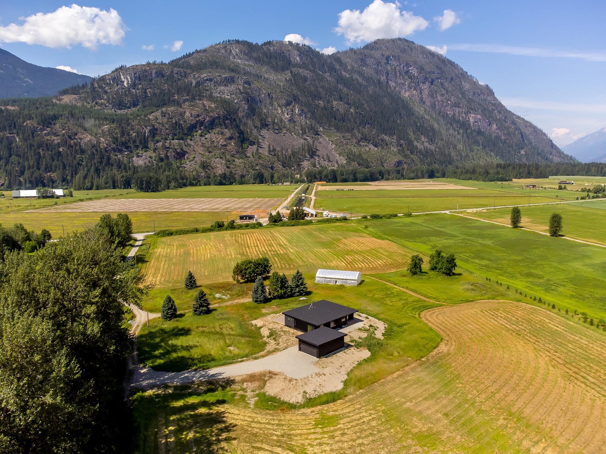 3085 Lois Road, Pemberton, BC, V0N 2L2 - 6