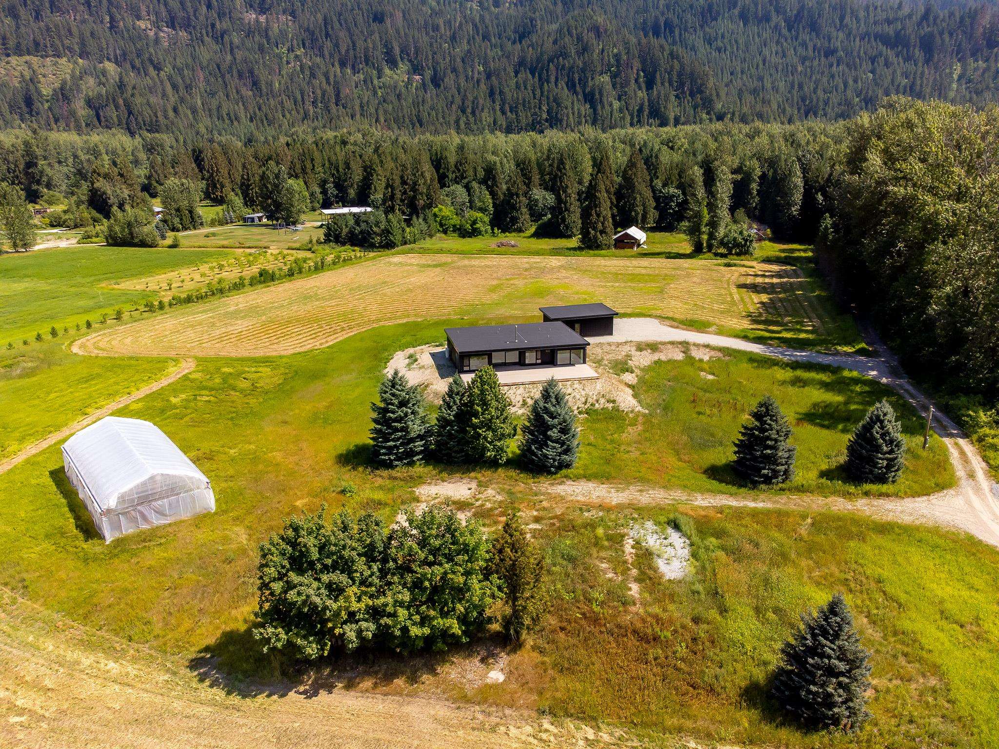 3085 Lois Road, Pemberton, BC, V0N 2L2 - 8
