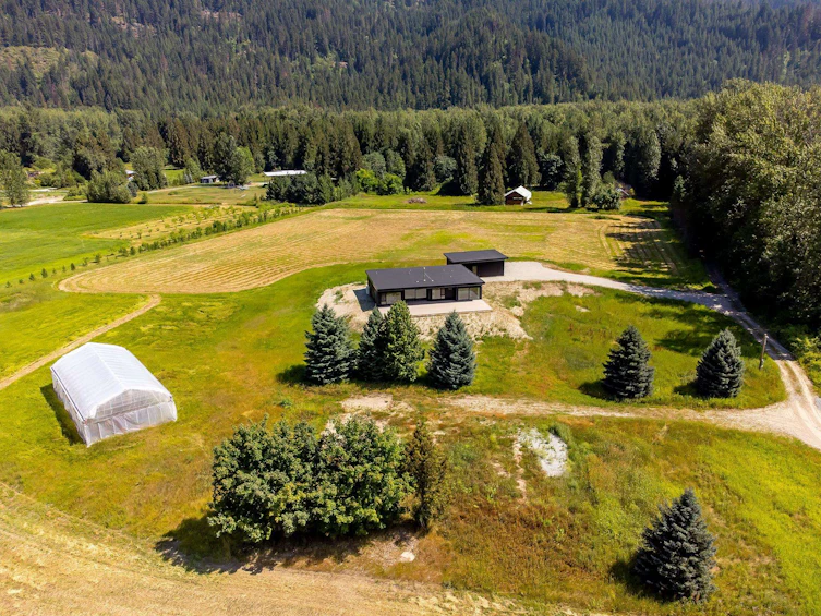 3085 Lois Road, Pemberton, BC, V0N 2L2 - 8