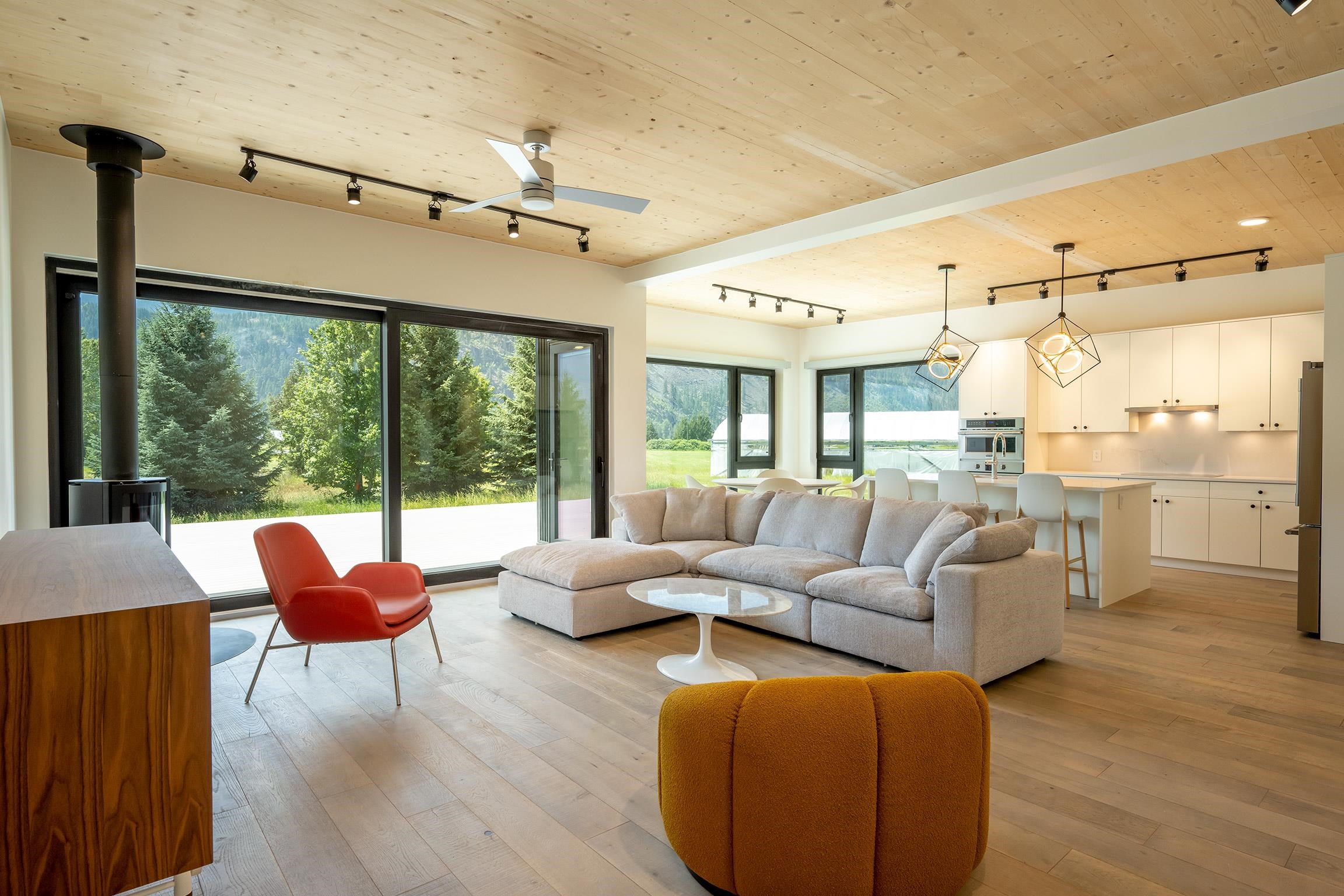 3085 Lois Road, Pemberton, BC, V0N 2L2 - 9