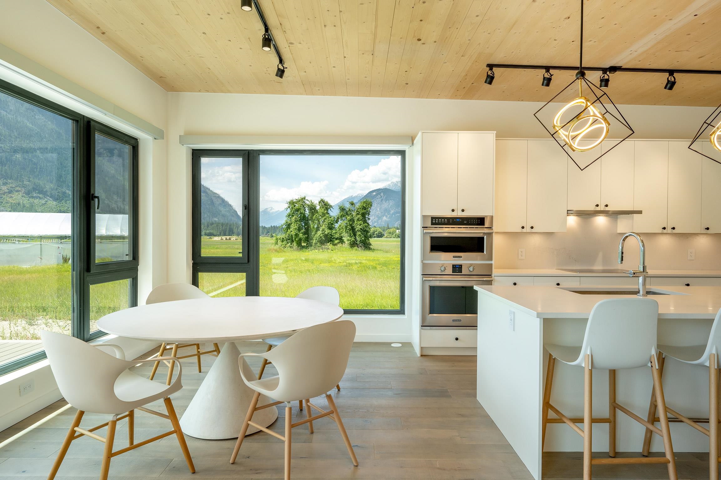 3085 Lois Road, Pemberton, BC, V0N 2L2 - 10