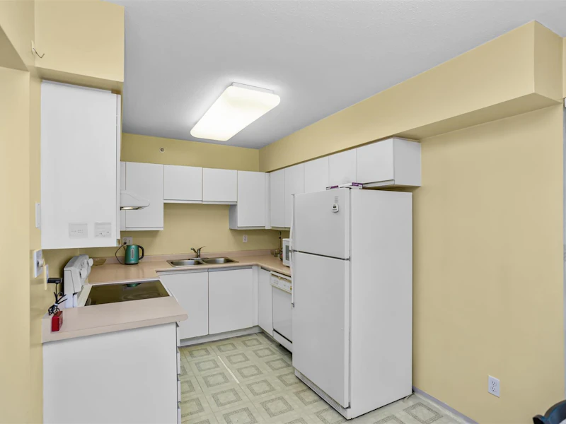 202 - 2528 E Broadway Avenue, Vancouver BC V5M 4V2