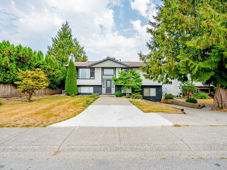 9402 212 Street, Langley, BC, V1M 1M1
