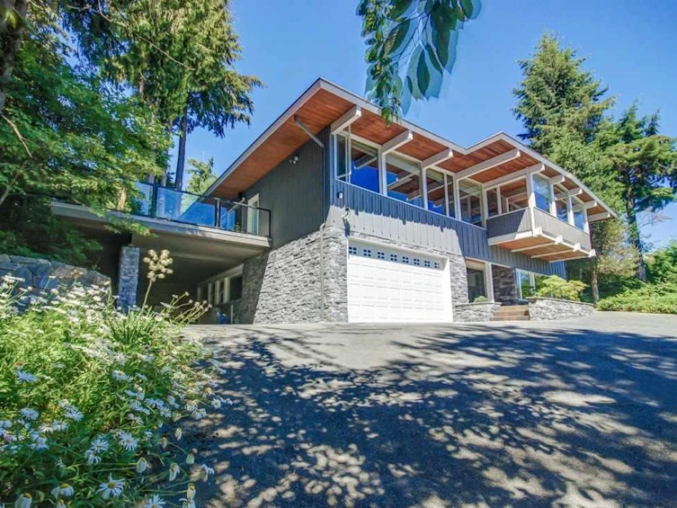 865 Highland Drive, West Vancouver, BC, V7S 2G6