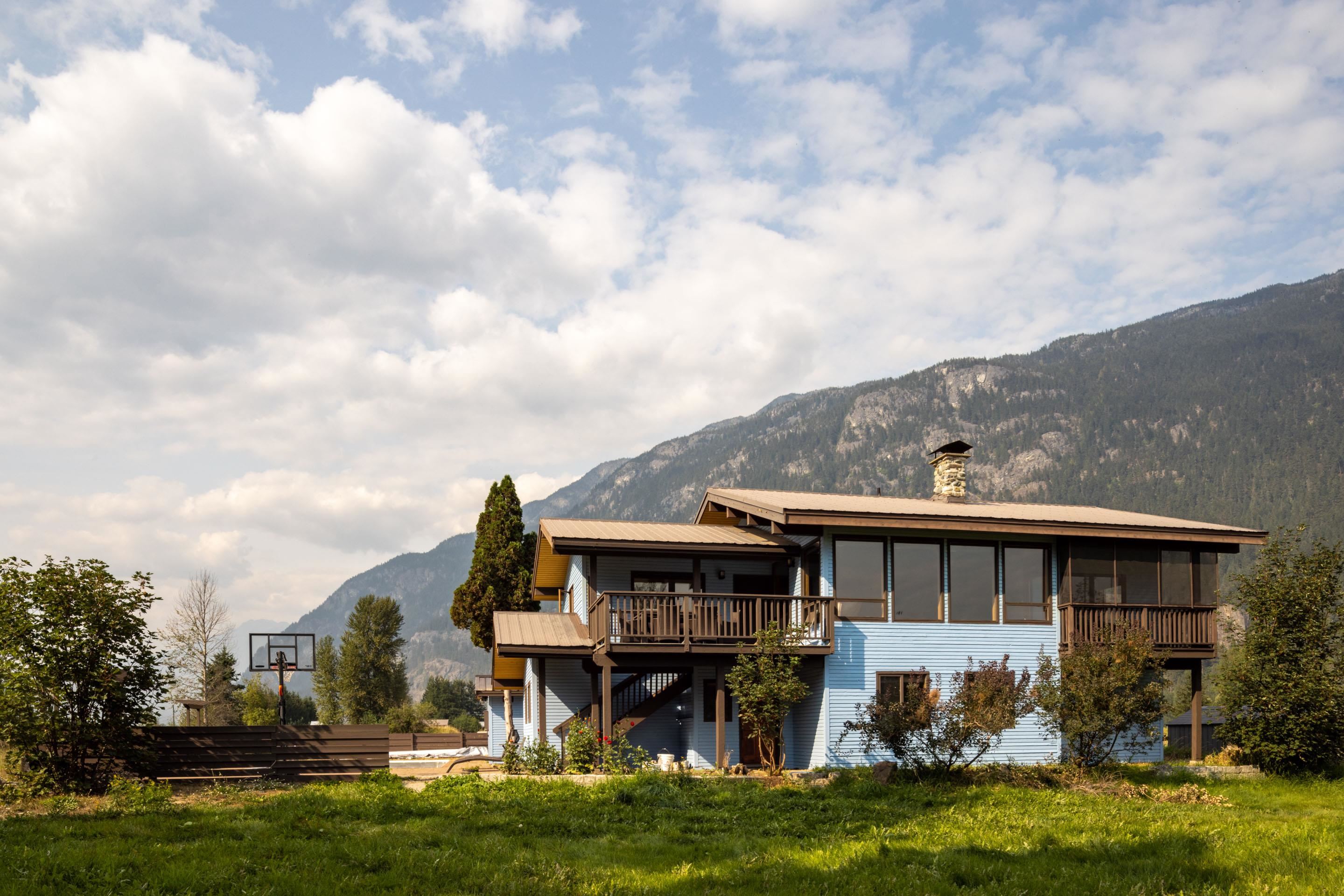 8184 Pemberton Meadows Road, Pemberton, BC, V0N 2L2