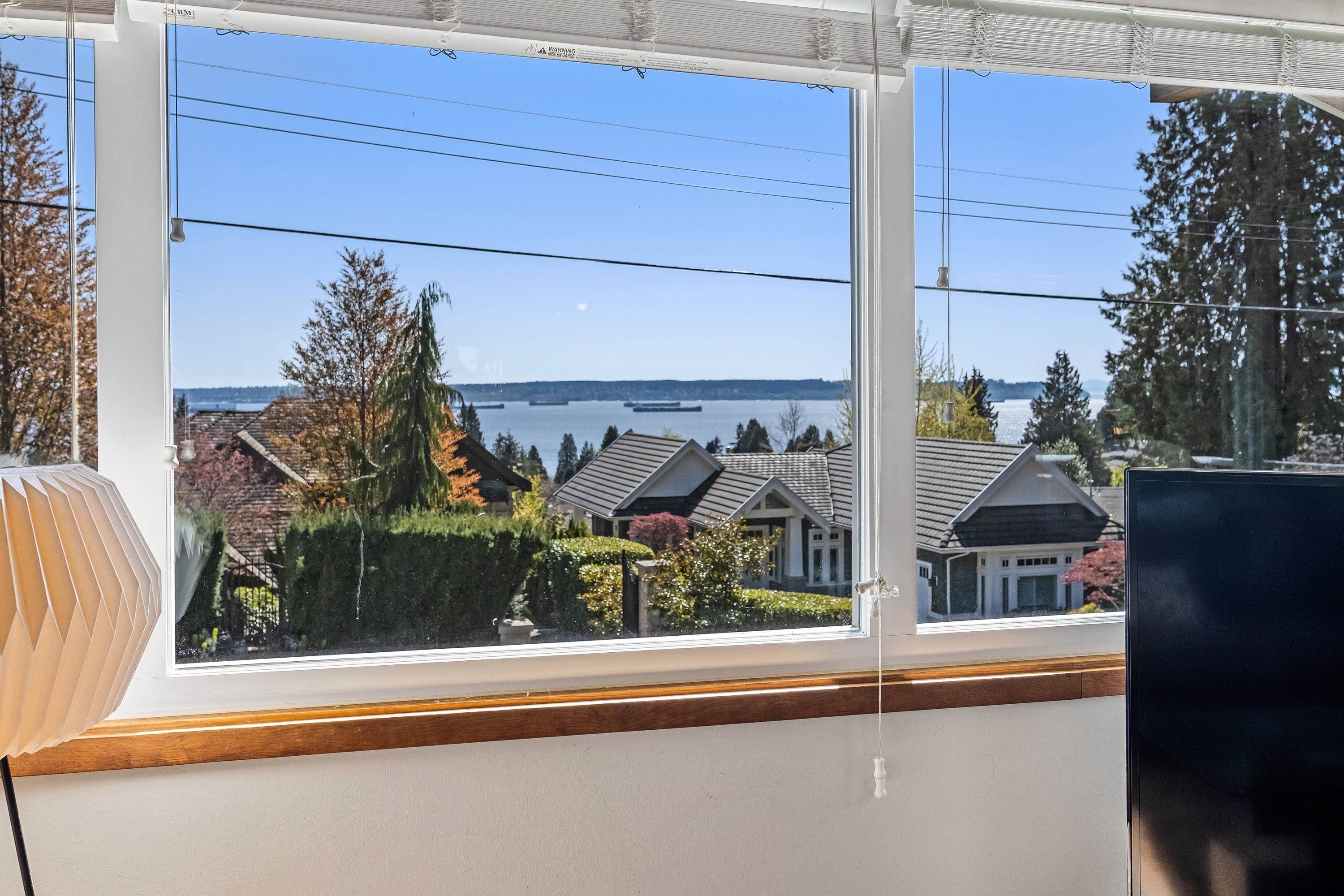 2469 Ottawa Avenue, West Vancouver, BC, V7V 2T2