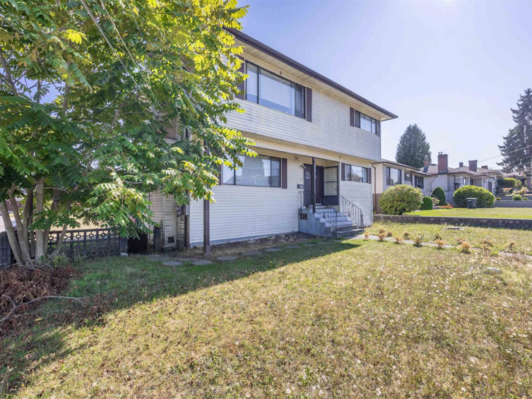 8272 17th Avenue, Burnaby, BC, V3N 1M8