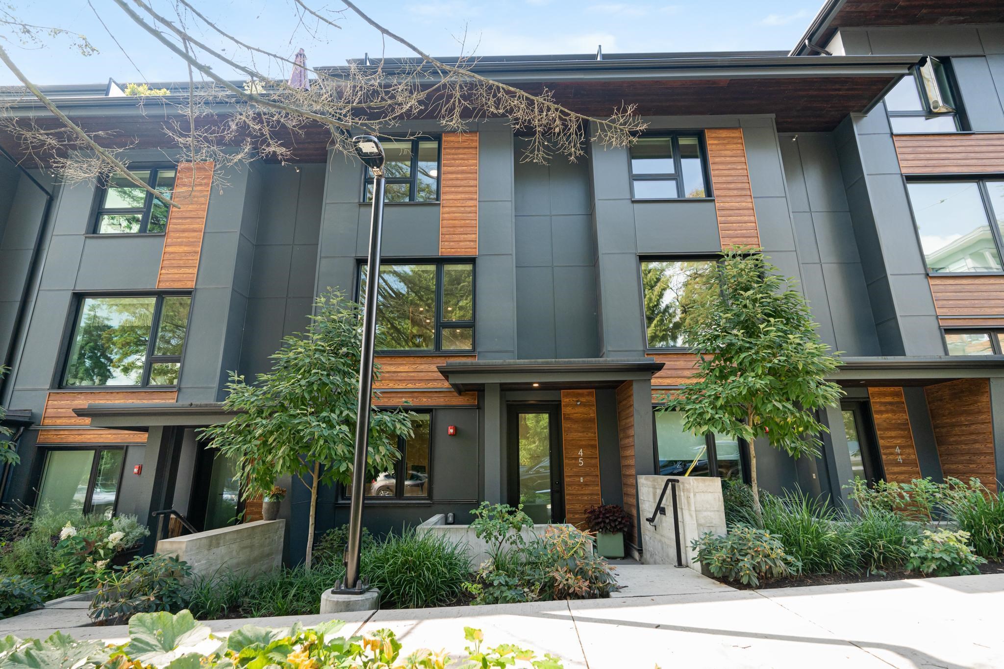 45-528 E 2nd Street, North Vancouver, BC, V7L 0G8