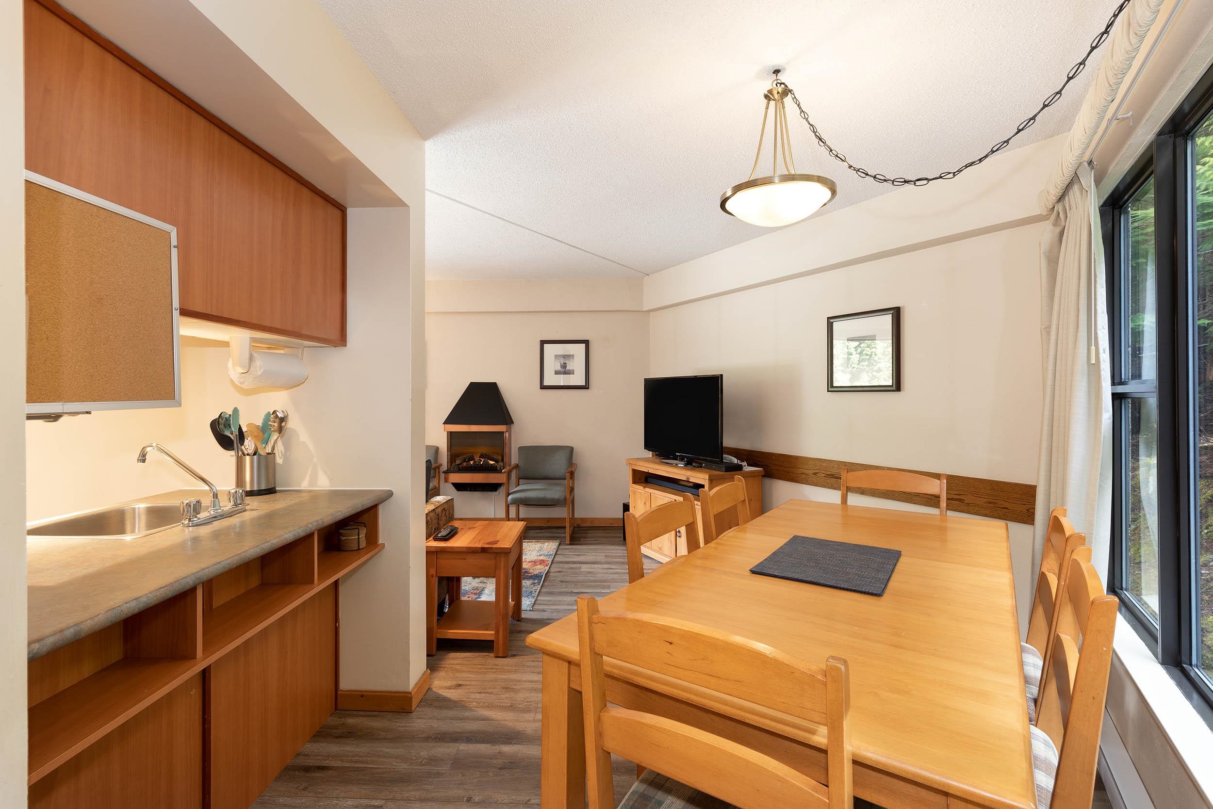 1L-2561 Tricouni Place, Whistler, BC, V8E 0A8 - 16