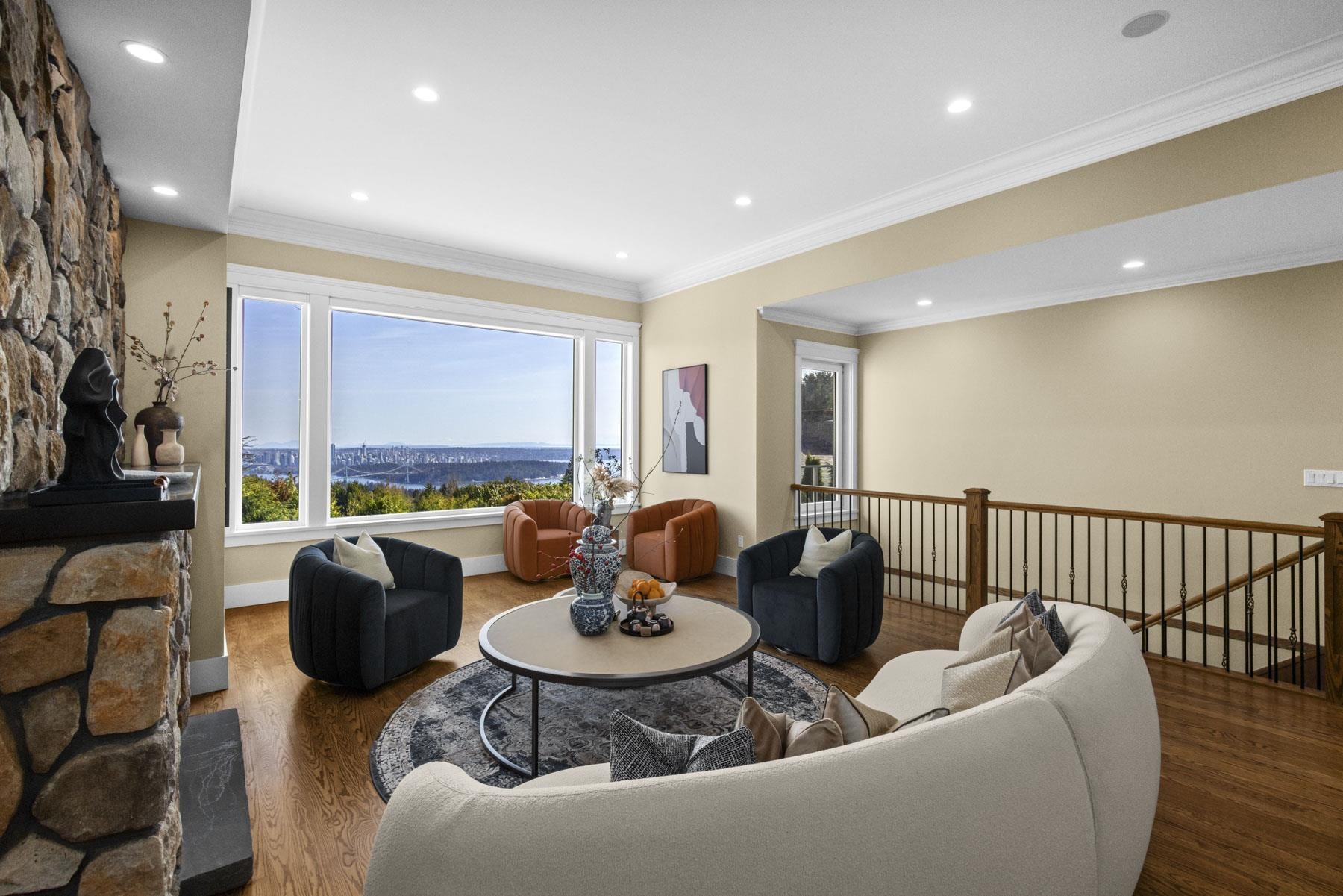 1371 Burnside Road, West Vancouver, BC, V7S 2P6
