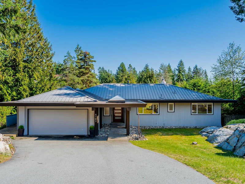 4562 Woodgreen Court, West Vancouver BC V7S 2V7