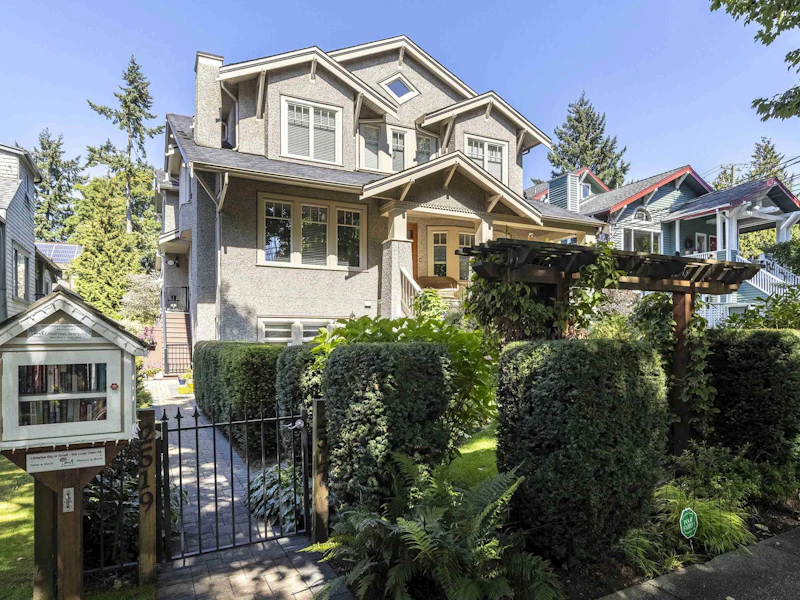 2517 W 6th Avenue, Vancouver BC V6K 1W4