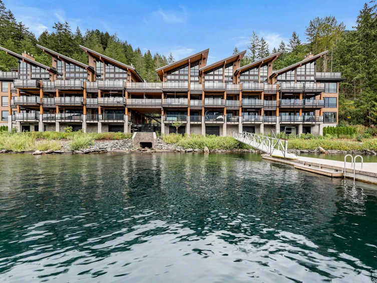 207-3175 Columbia Valley Road, Cultus Lake, BC, V2R 6C2