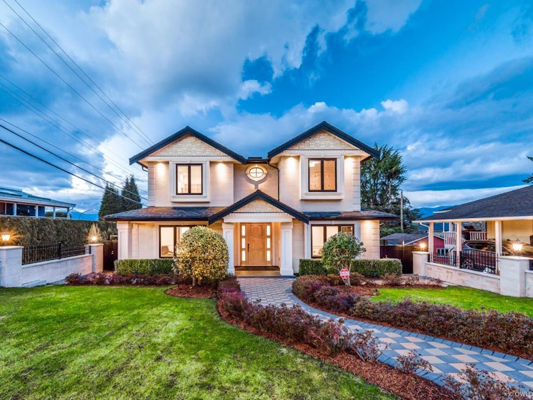 4707 Buxton Street, Burnaby, BC, V5H 1J2