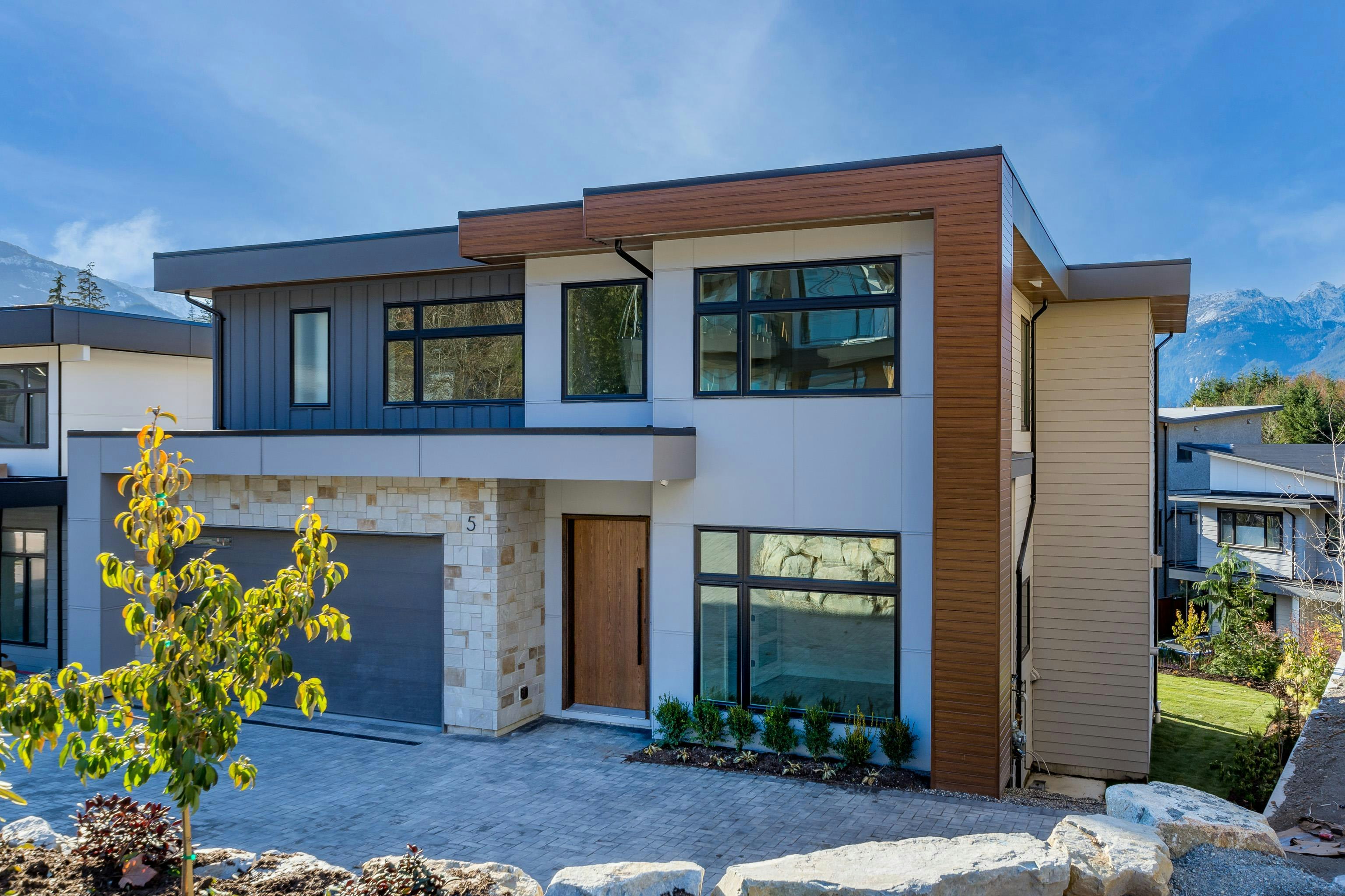 5-3385 Mamquam Road, Squamish, BC, V8B 0E3