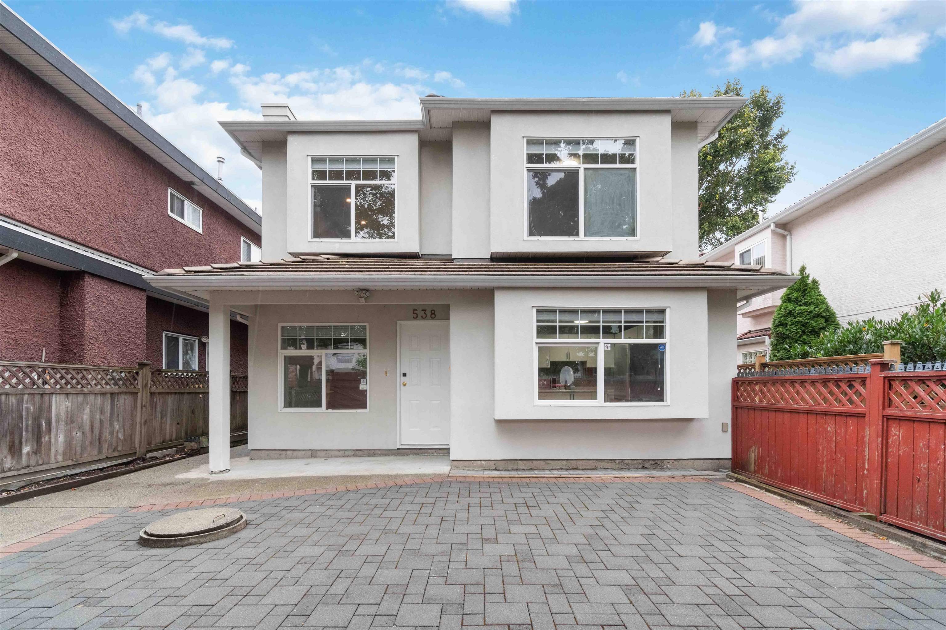 538 E 44th Avenue, Vancouver, BC, Duplex For Sale REW