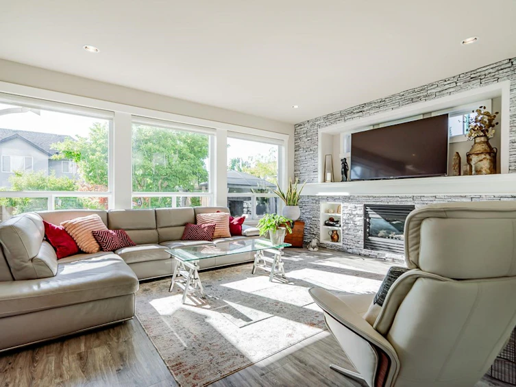 7047 195a Street, Surrey, BC, V4N 5Z2