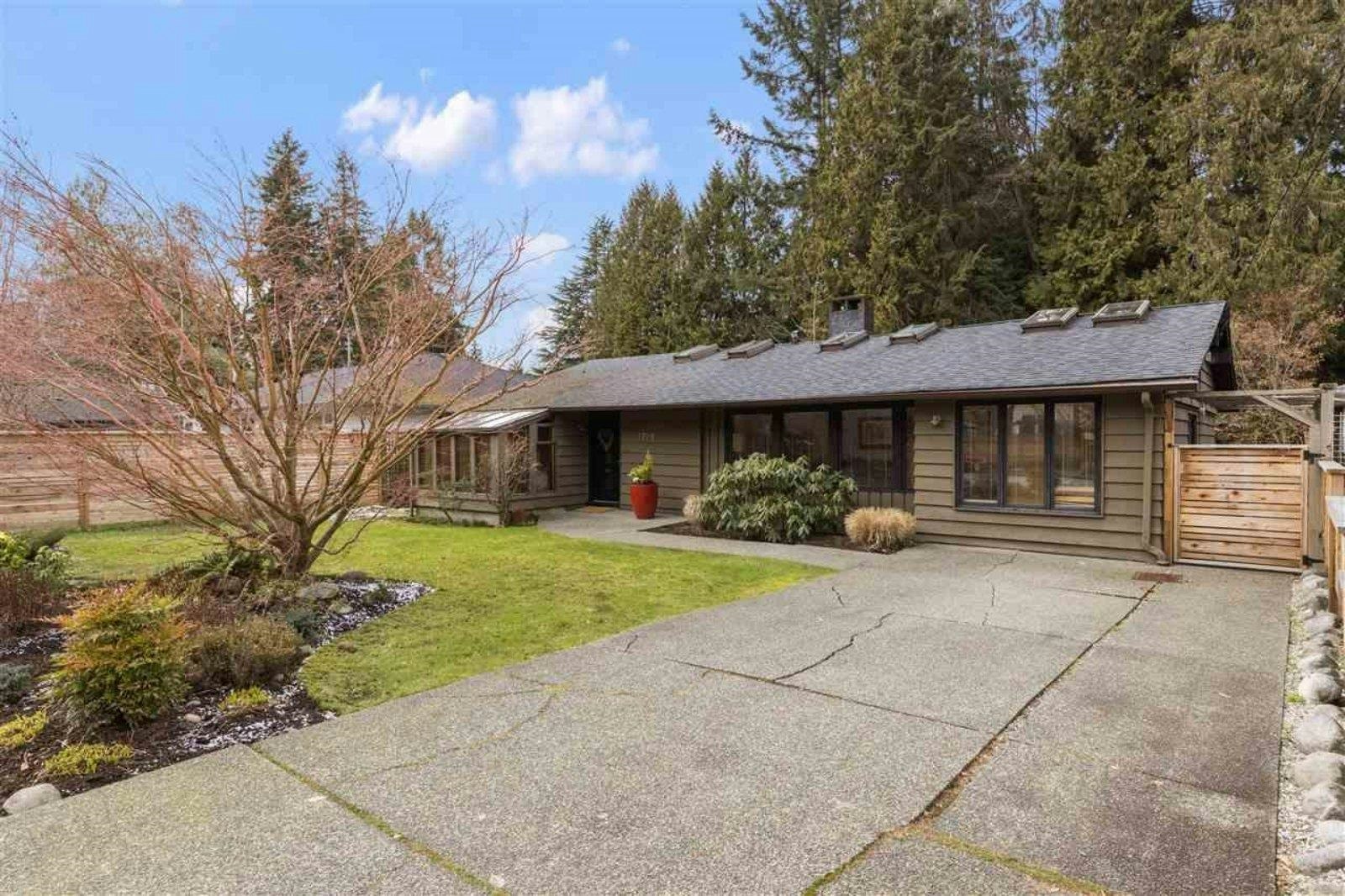 3929 Sunset Boulevard, North Vancouver, BC, V7R 3Y4
