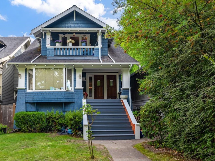 2546 Waterloo Street, Vancouver, BC, V6R 3H5