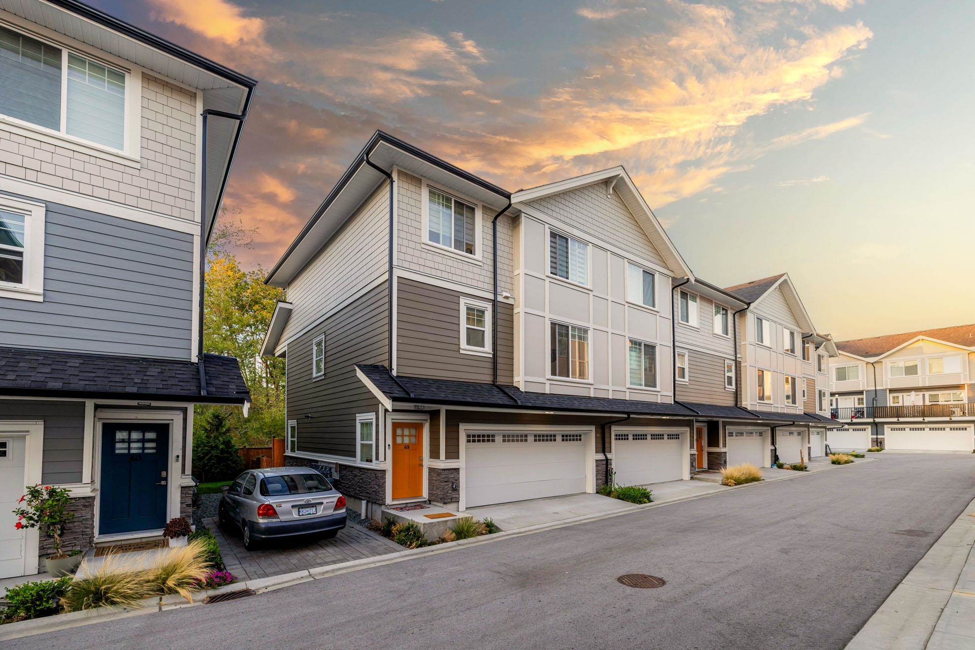 49-19501 74, Surrey, BC, V4N 6V7