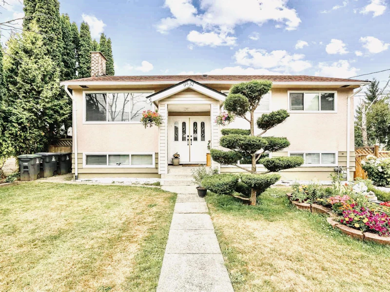 9951 124a Street, Surrey BC V3V 4W4