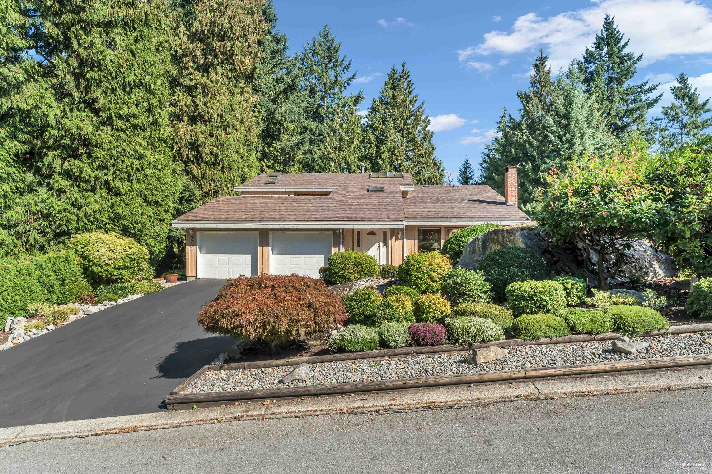 3704 Southridge Place, West Vancouver, BC, V7V 3H8