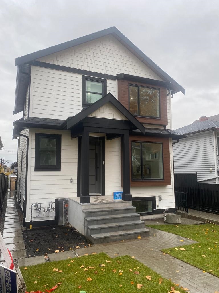 2961 E 2nd Avenue, Vancouver, BC, V5M 1E6