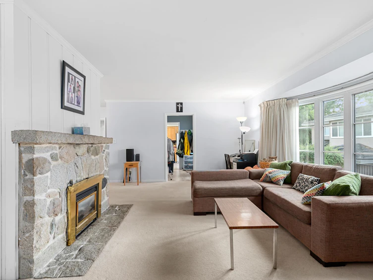 6220 Canada Way, Burnaby, BC, V5E 3P2
