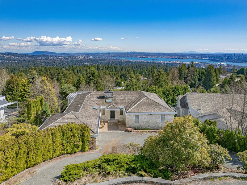 730 Greenwood Road, West Vancouver BC V7S 1X7