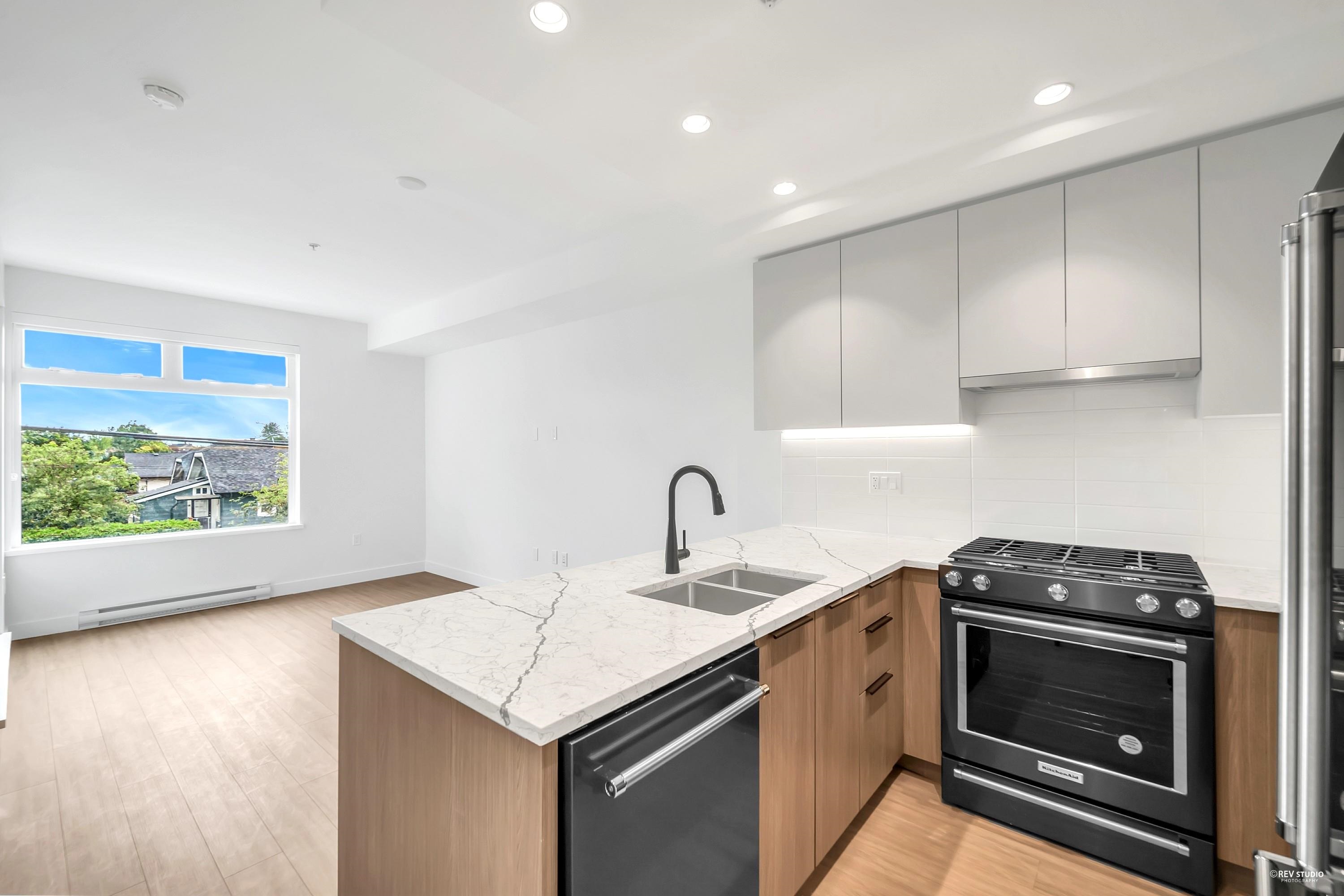 205-2408 Grant Street, Vancouver, BC, V5K 3G4
