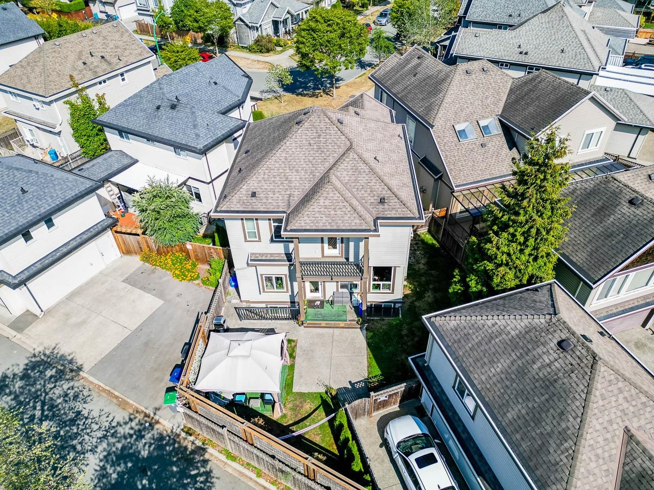 7253 192a Street, Surrey, BC, V4N 5Y3