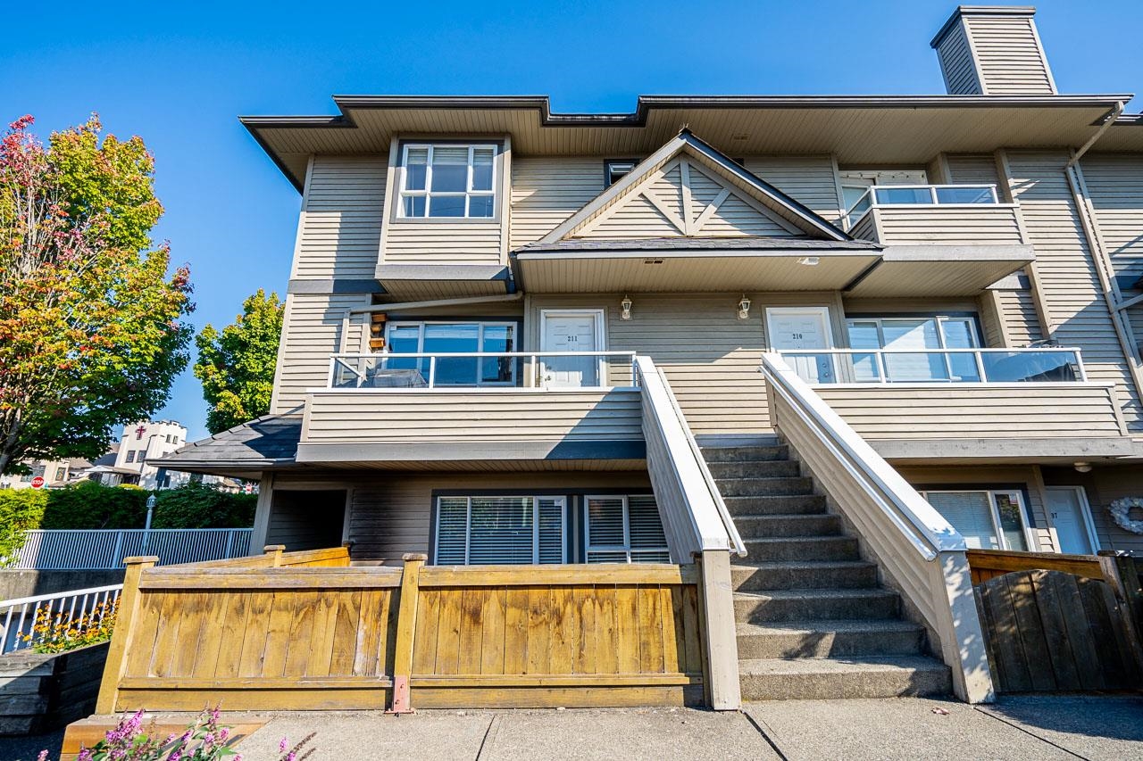211-3938 Albert Street, Burnaby, BC, V5C 2E1