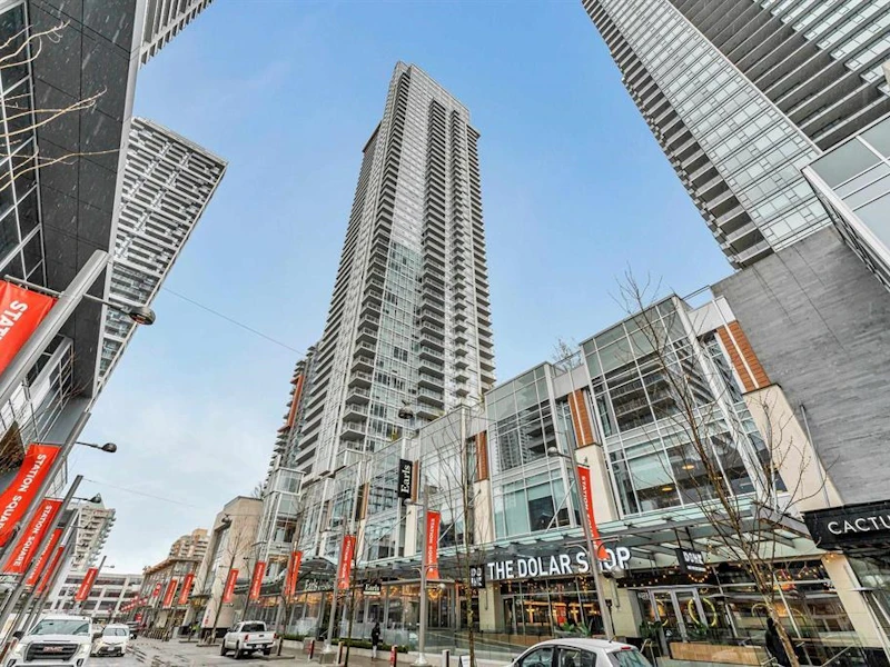 3910 - 4670 Assembly Way, Burnaby BC