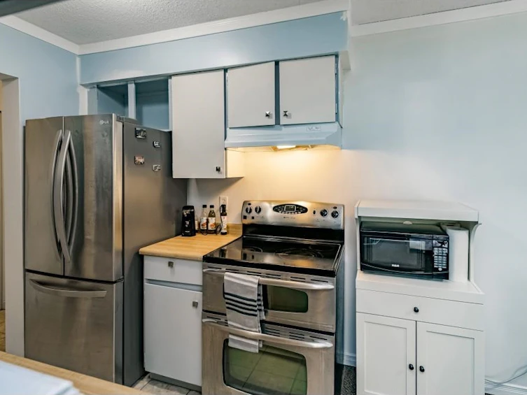 220-1945 Woodway Place, Burnaby, BC, V5C 6A8