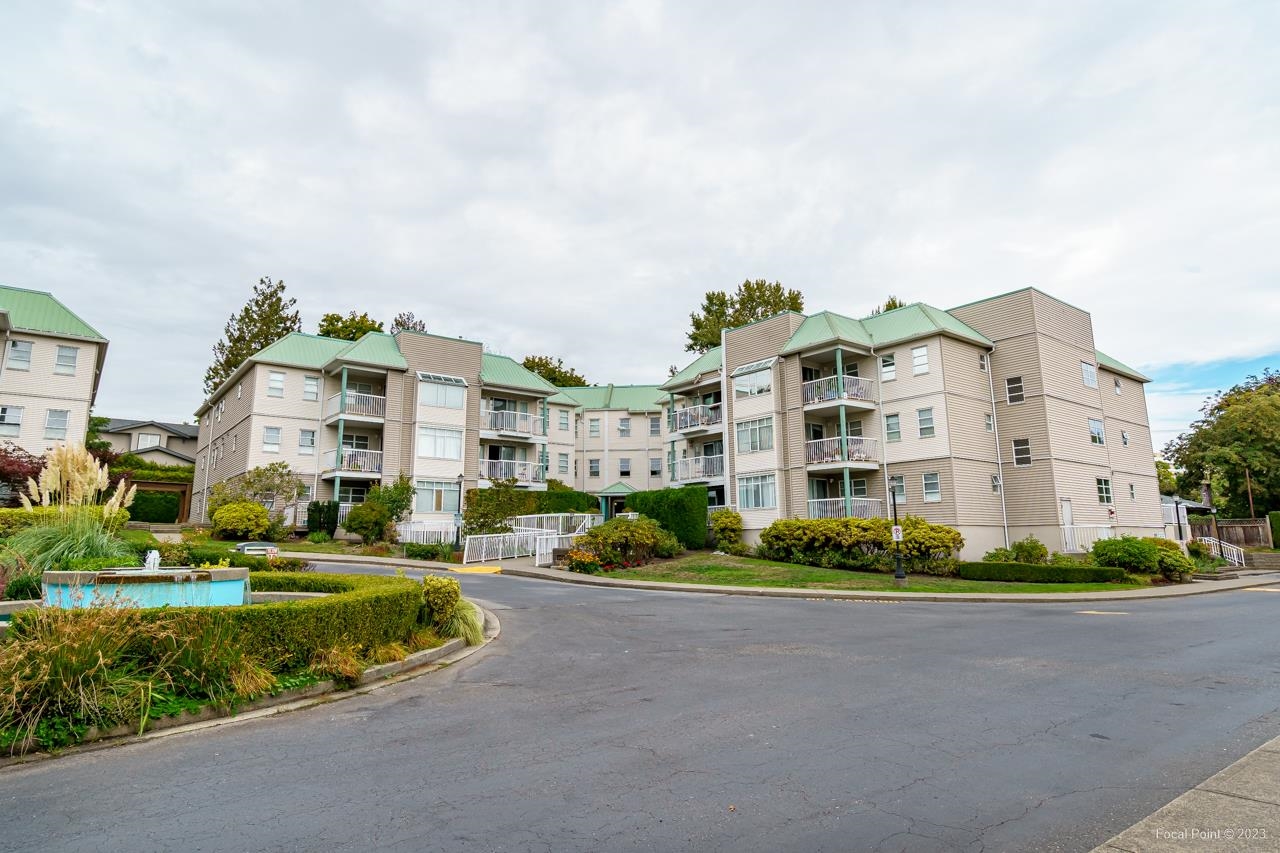 201-9767 140 Street, Surrey, BC, V3T 5S4