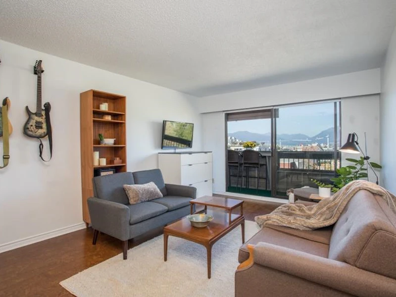 303 - 440 E 5th Avenue, Vancouver BC V5T 1N5