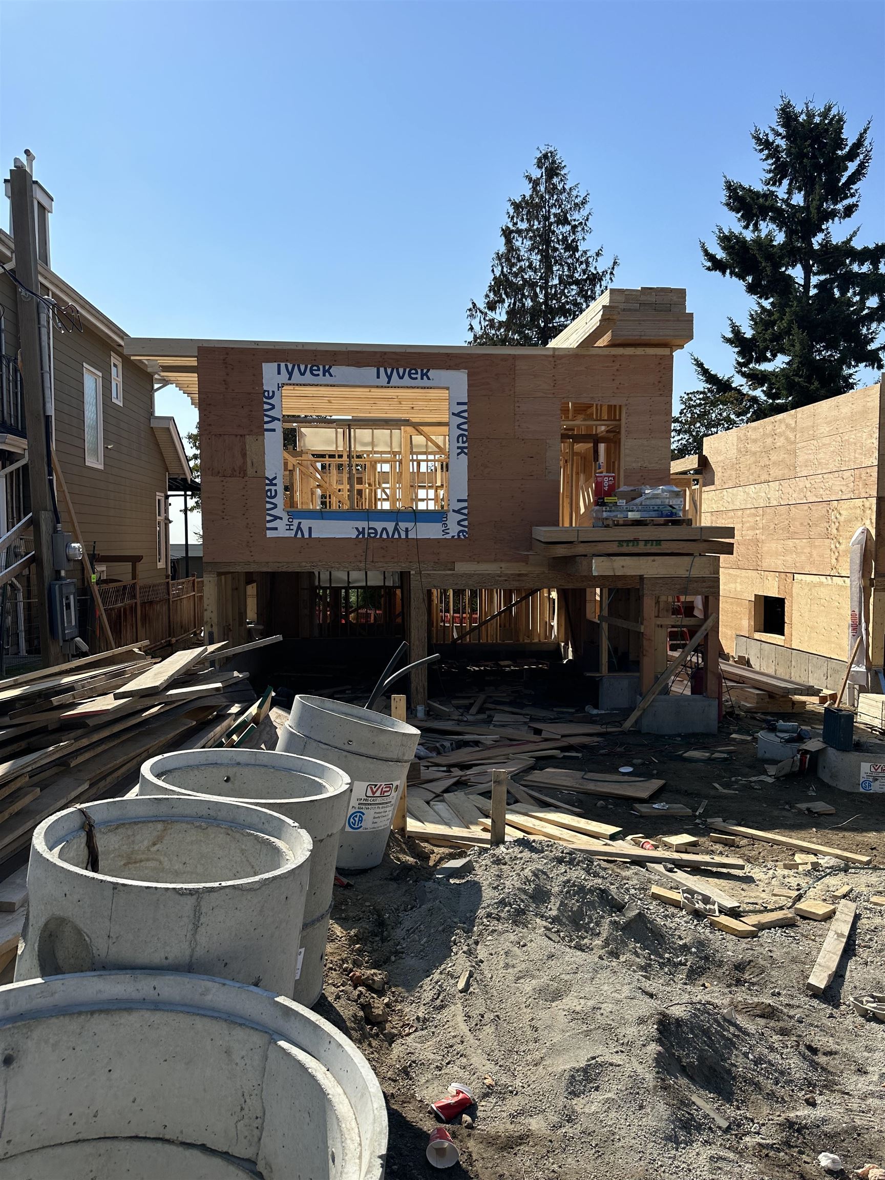 758 B E 60 Avenue, Vancouver, BC, V5X 2A4