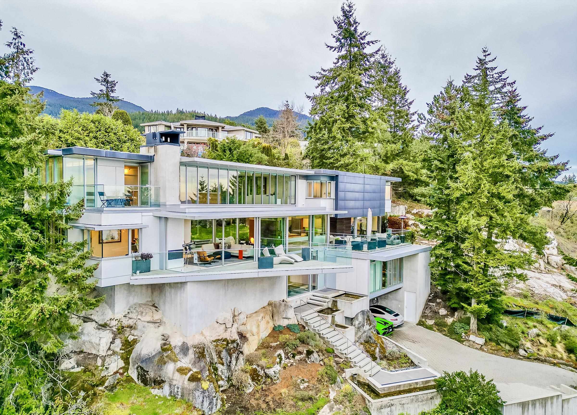 4249A Rockbank Place, West Vancouver, BC, V7W 1A8