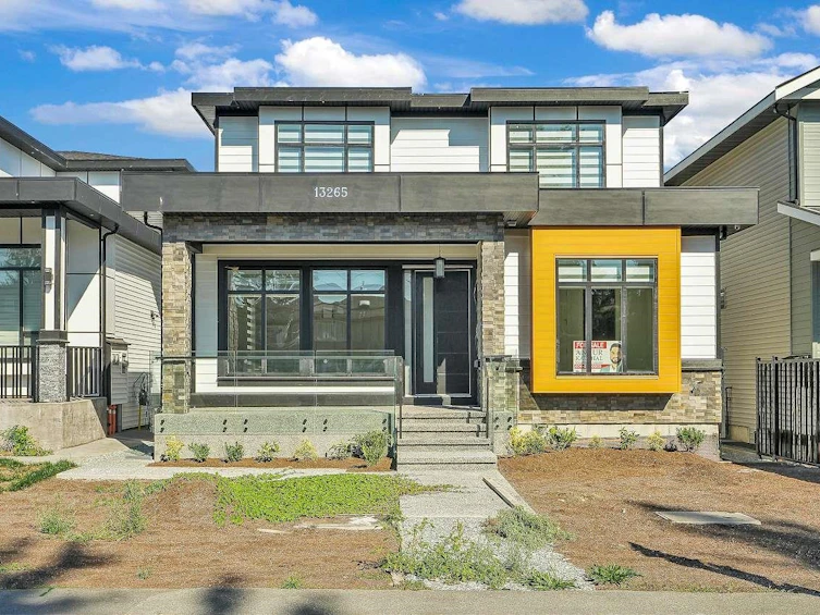 13265 80 Avenue, Surrey, BC, V3W 3B4