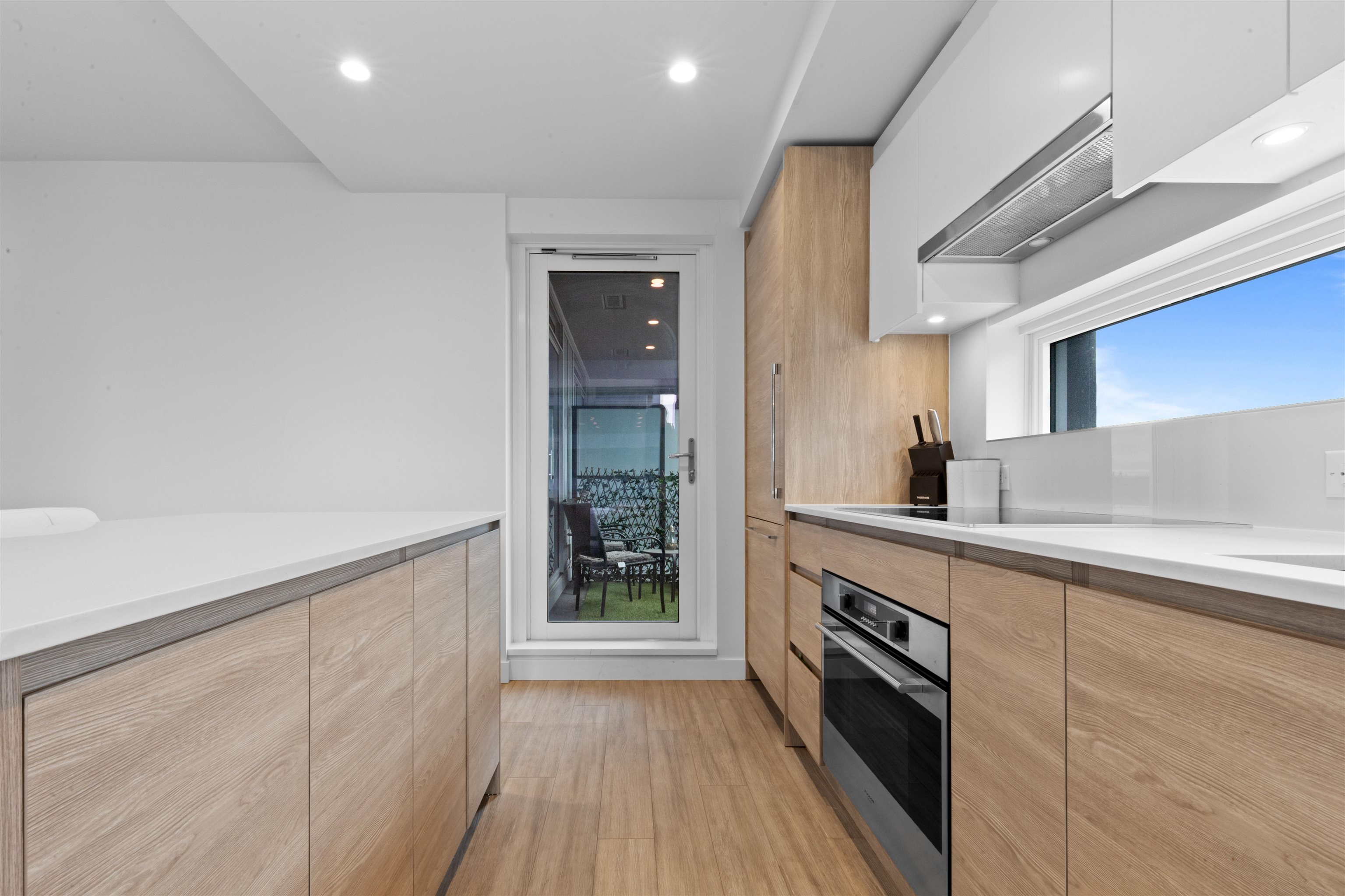 804-13615 Fraser, Surrey, BC, V3T 0P7 - 3