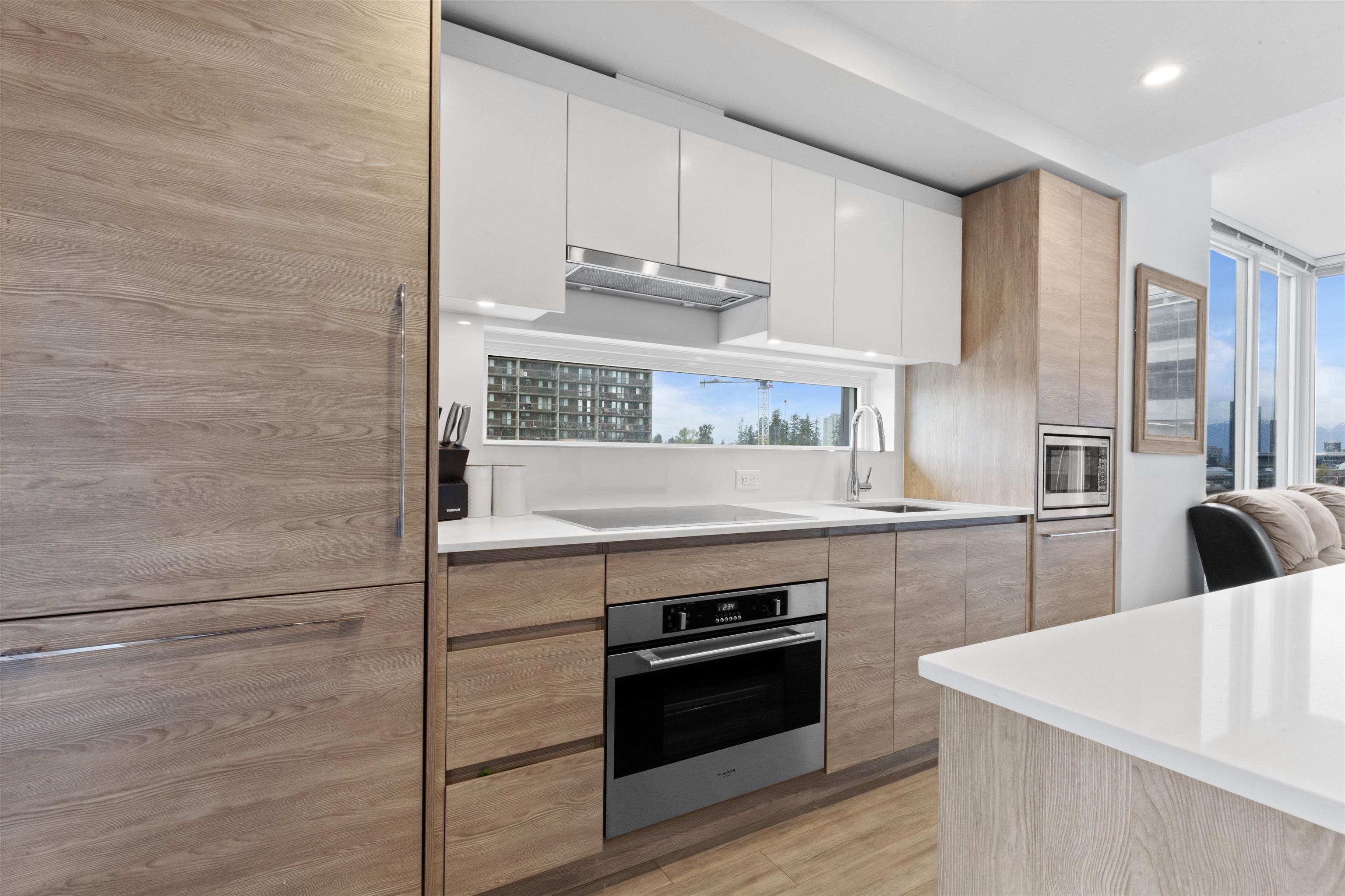 804-13615 Fraser, Surrey, BC, V3T 0P7 - 4