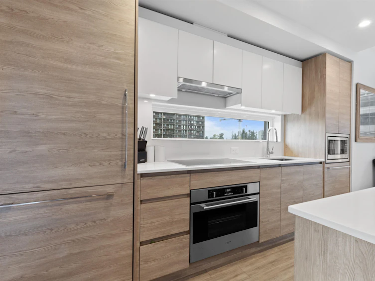 804-13615 Fraser, Surrey, BC, V3T 0P7 - 4
