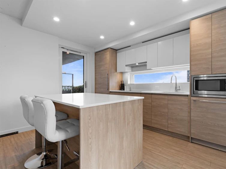 804-13615 Fraser, Surrey, BC, V3T 0P7 - 7